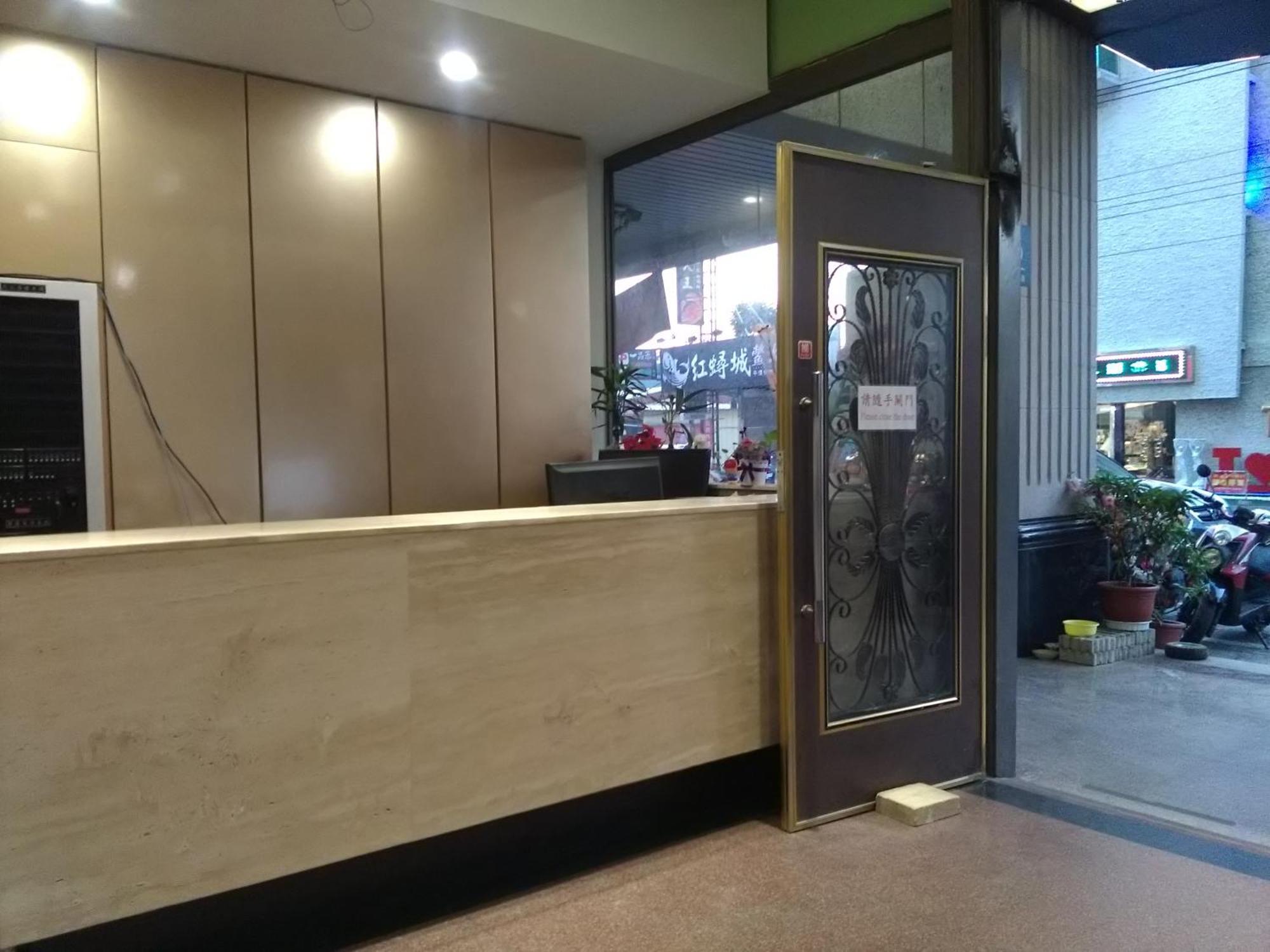 Dengfeng Milan Business Hotel Huwei Bagian luar foto